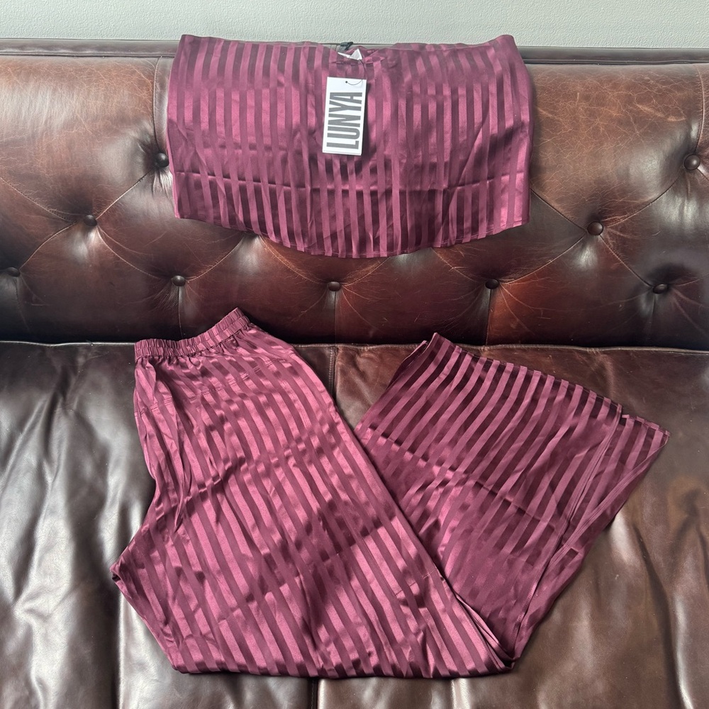 LUNYA BNWT Washable Silk Cami Pant Set in Vintage Merlot Jacquard Size S - Picture 6 of 7